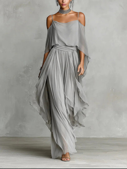 Isabela | Conjunto fluido gris con top de tirantes finos y pantalón ligero.